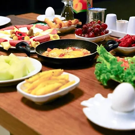 Helenapolis 3* 亚洛瓦